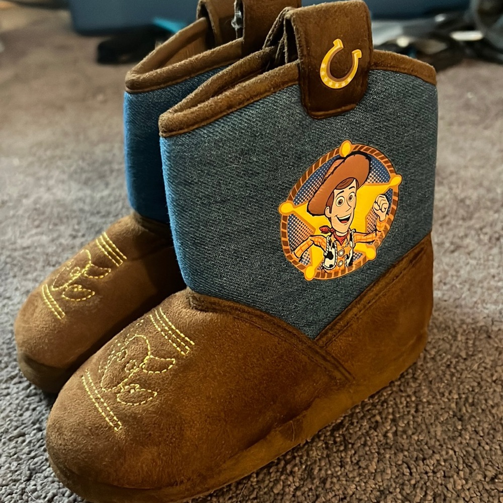 TOY STORY WOODY SLIPPERS